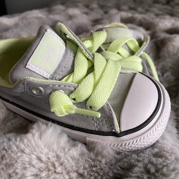 Converse - Picture 2 of 2